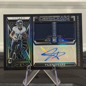 2023 Tyjae Spears Panini Obsidian 140/199 Autograph Rookie Card
